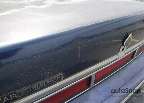 1995 Lincoln Town Car Signature/Spinnaker z USA, uszkodzony, nr VIN 1LNLM82W6SY629571